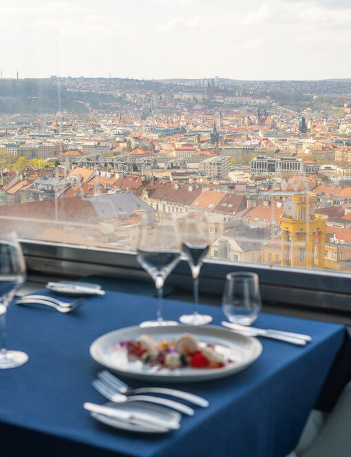 Degustační menu v Žižkovské věži - restaurace Oblaca