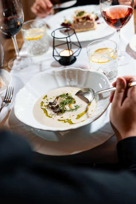 4chodové menu s neomezenou konzumací vína a piva na zámku Ctěnice 4chodové menu s neomezenou konzumací vína a piva na zámku Ctěnice