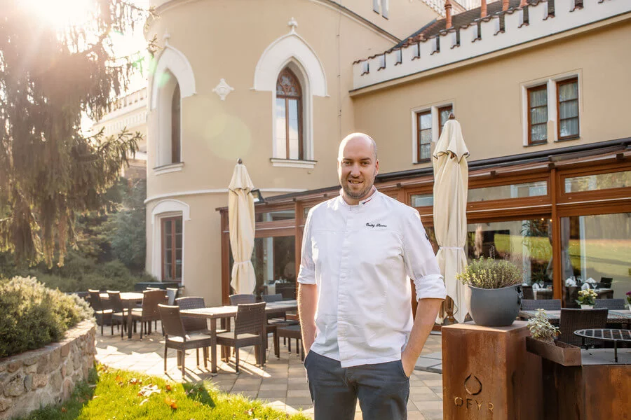 Noc na zámku s degustačním menu a wellness