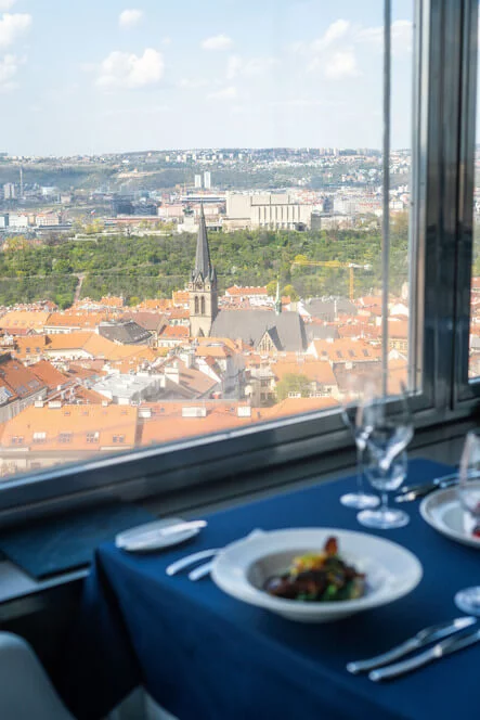 Degustační menu v Žižkovské věži - restaurace Oblaca