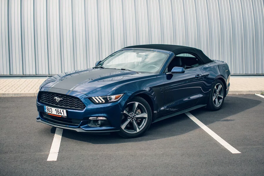 Pronájem Ford Mustang 3,7 V6 Cabrio