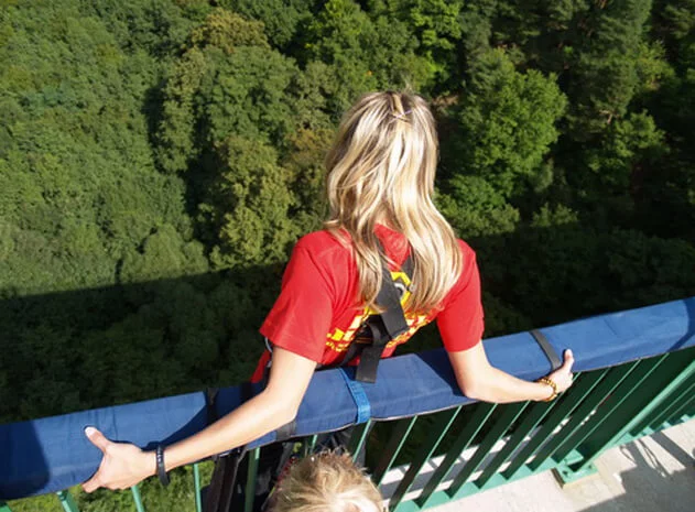 Bungee jumping - skok z mostu